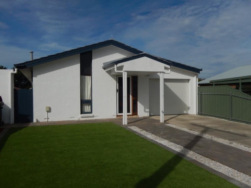 18 Nedland Crescent, Port Noarlunga South SA 5167