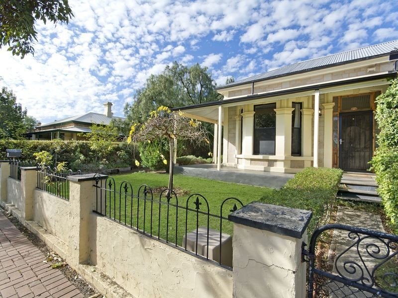10 The Parkway, Leabrook SA 5068