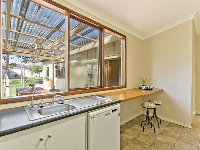 10 The Parkway, Leabrook SA 5068