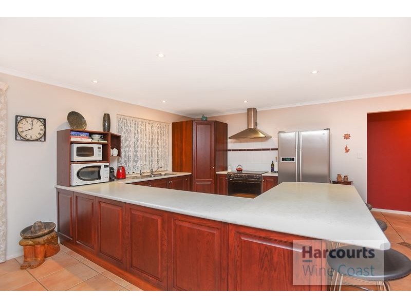 27 Kernick Avenue, Willunga SA 5172