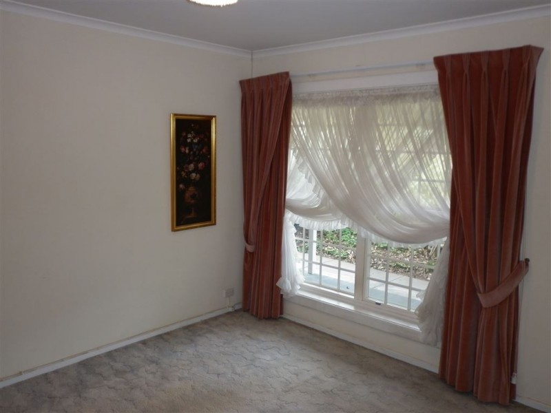 11 Mayflower Crescent, Hallett Cove SA 5158