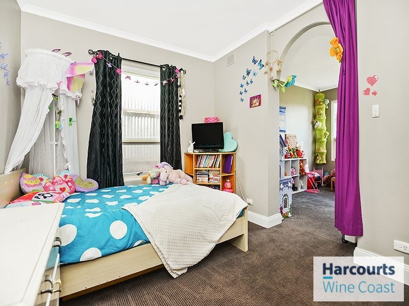 24 Emerald Road, Morphett Vale SA 5162