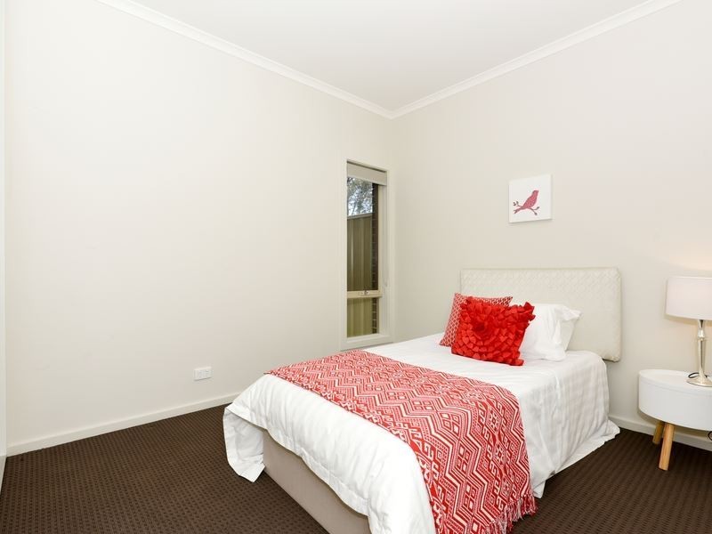 29 Hagen Crescent, Hackham West SA 5163