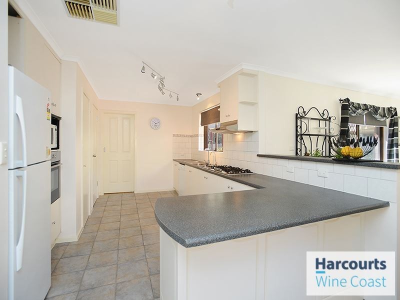 8 Bradman Court, Morphett Vale SA 5162