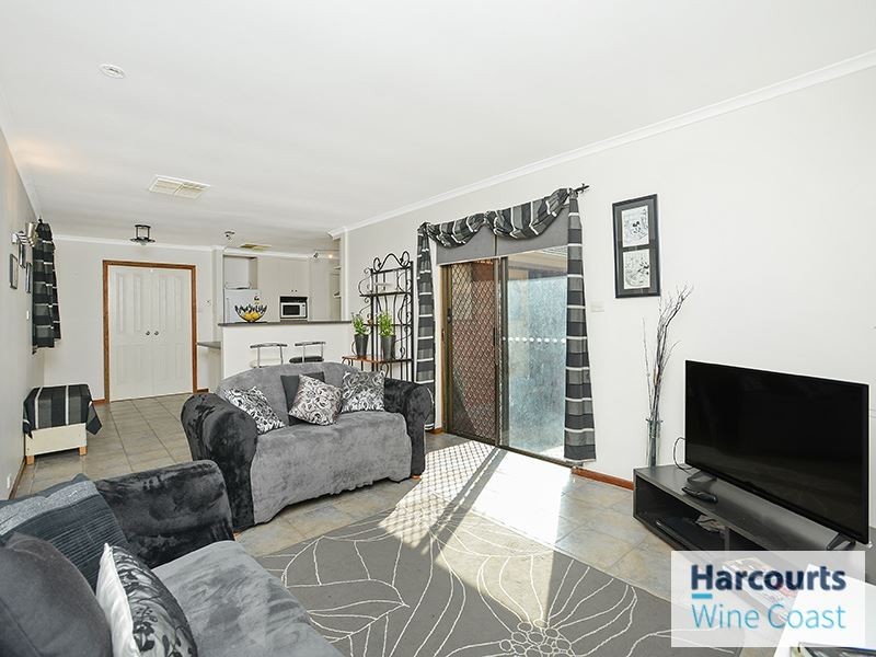 8 Bradman Court, Morphett Vale SA 5162