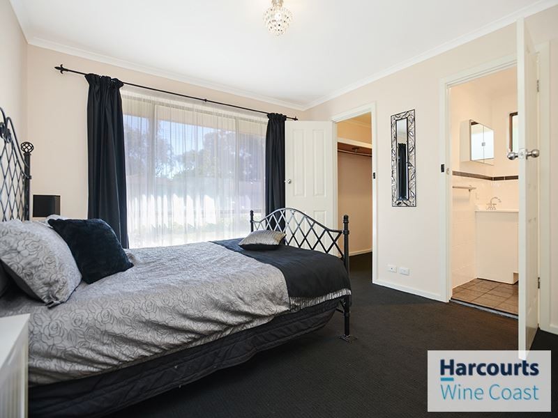 8 Bradman Court, Morphett Vale SA 5162