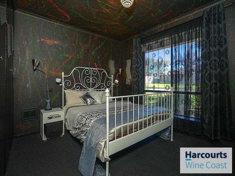 8 Bradman Court, Morphett Vale SA 5162