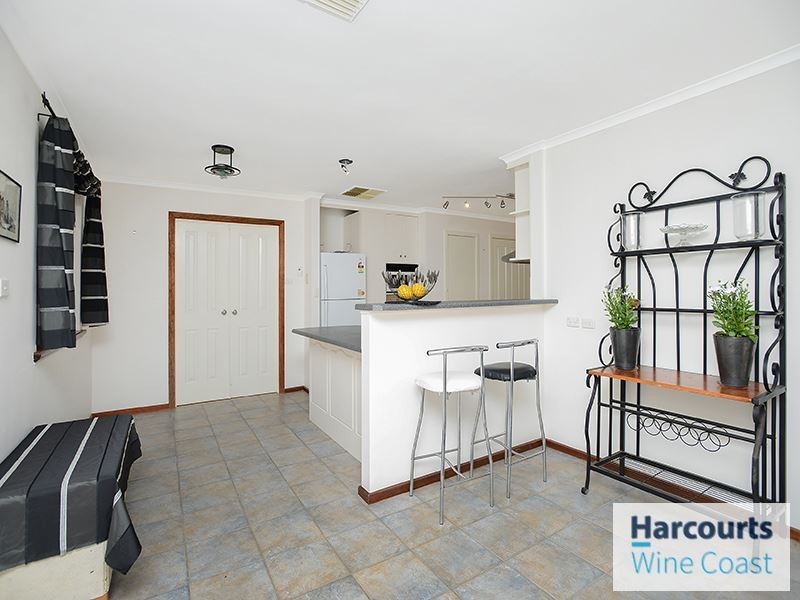 8 Bradman Court, Morphett Vale SA 5162