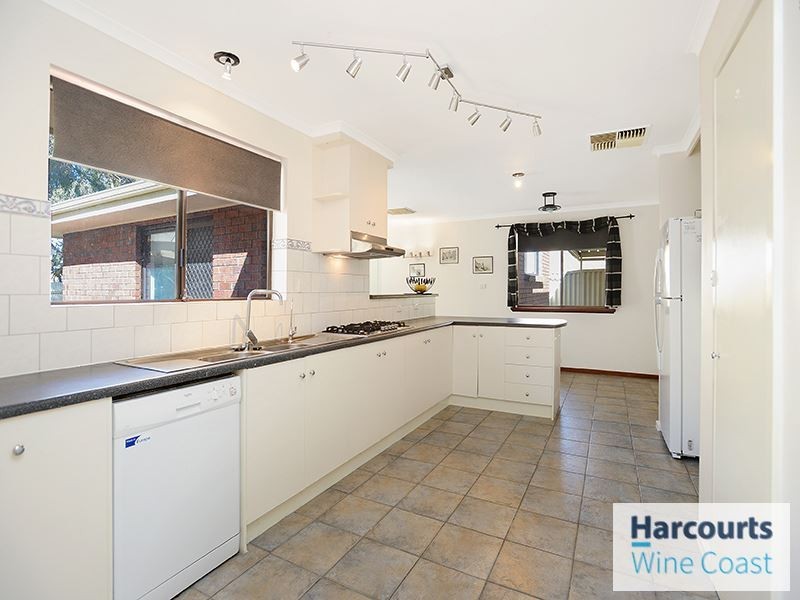 8 Bradman Court, Morphett Vale SA 5162