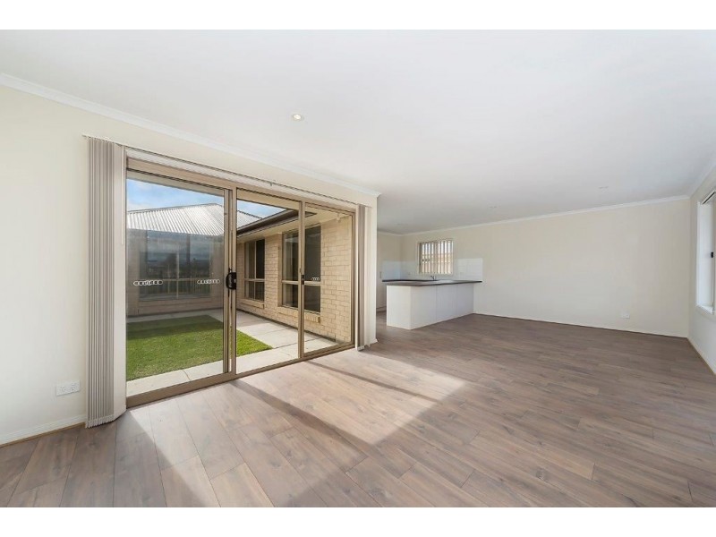 11 Columbus Street, Seaford Meadows SA 5169