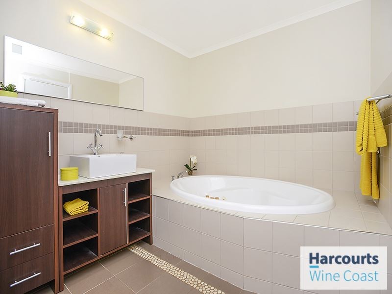 30 Giles Road, Willunga SA 5172