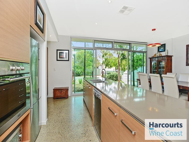 11 East Street, Port Willunga SA 5173