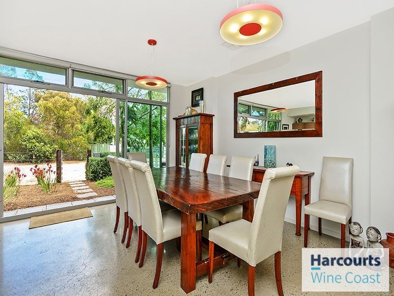 11 East Street, Port Willunga SA 5173