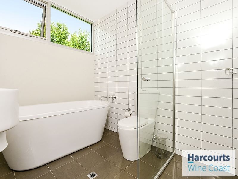 11 East Street, Port Willunga SA 5173