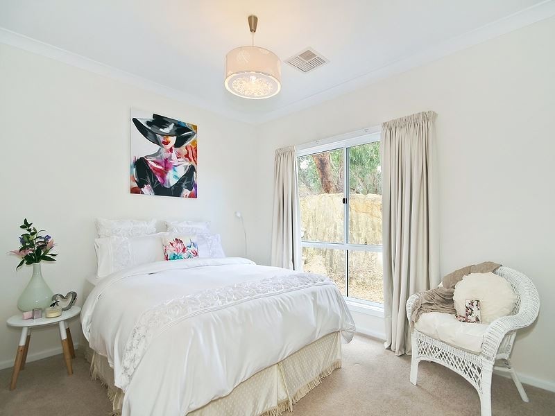 5 Eyre Court, Mount Compass SA 5210