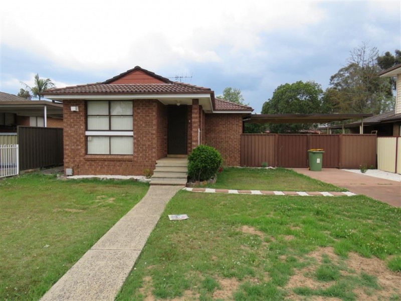 252 Banks Drve, St Clair NSW 2759