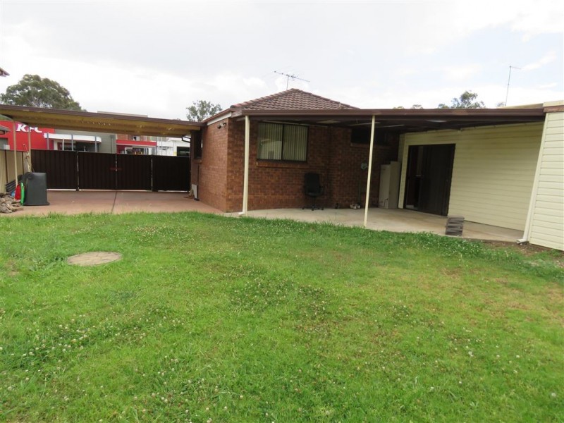 252 Banks Drve, St Clair NSW 2759