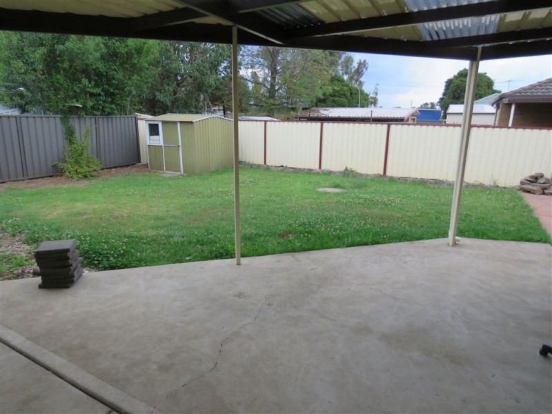 252 Banks Drve, St Clair NSW 2759