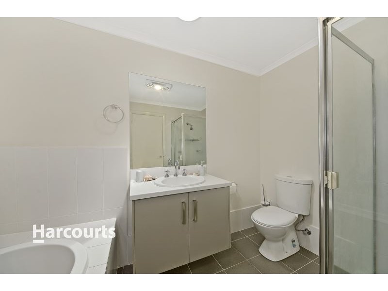 20 Finsbury Cct,, Ropes Crossing NSW 2760