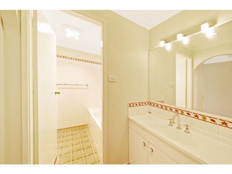 49 old kent road, Ruse NSW 2560