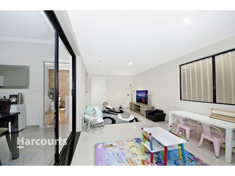 1 Chad Place, St Clair NSW 2759