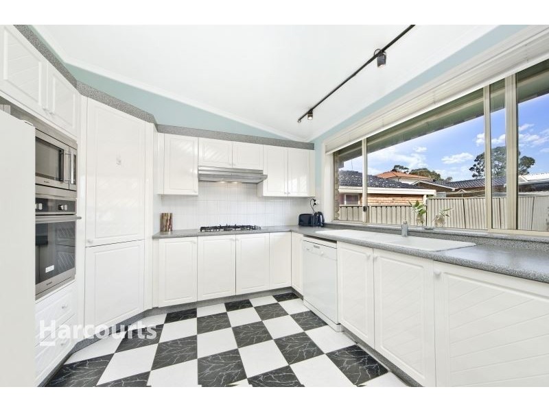 5 Sandalwood Avenue, St Clair NSW 2759