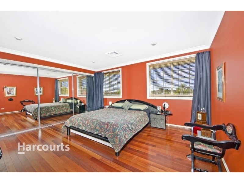 5 Sandalwood Avenue, St Clair NSW 2759