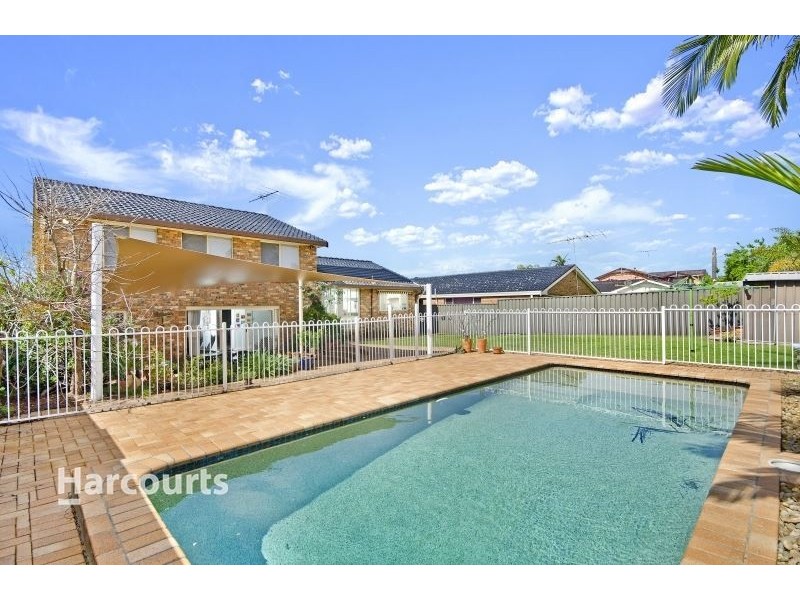 5 Sandalwood Avenue, St Clair NSW 2759