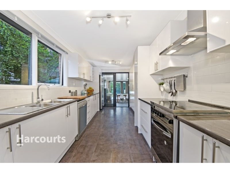 16 Shadlow Crescent, St Clair NSW 2759