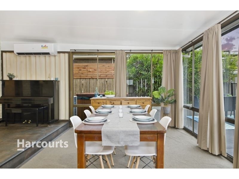 16 Shadlow Crescent, St Clair NSW 2759