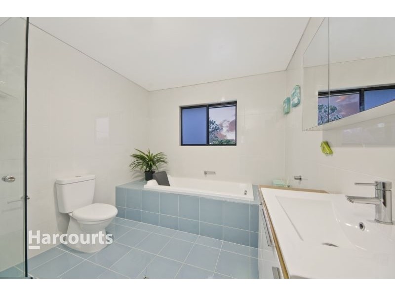 16 Shadlow Crescent, St Clair NSW 2759
