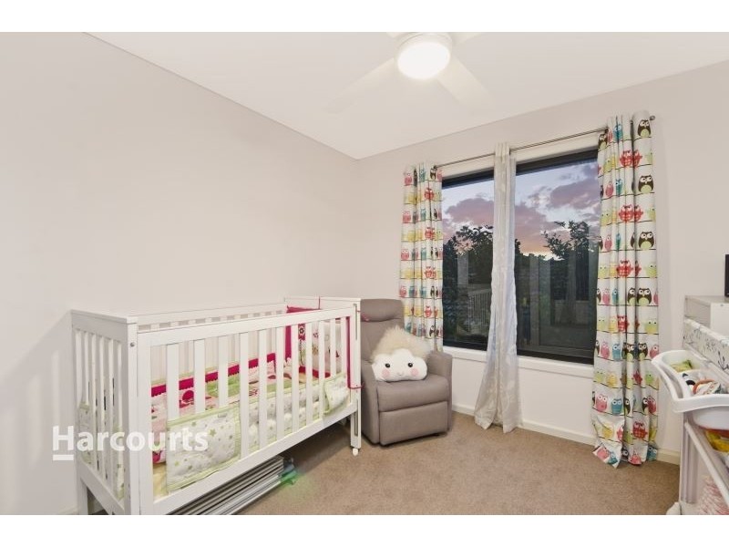 16 Shadlow Crescent, St Clair NSW 2759