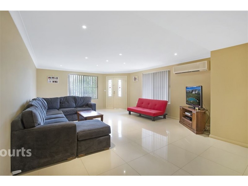 194 Woodstock Avenue, Whalan NSW 2770