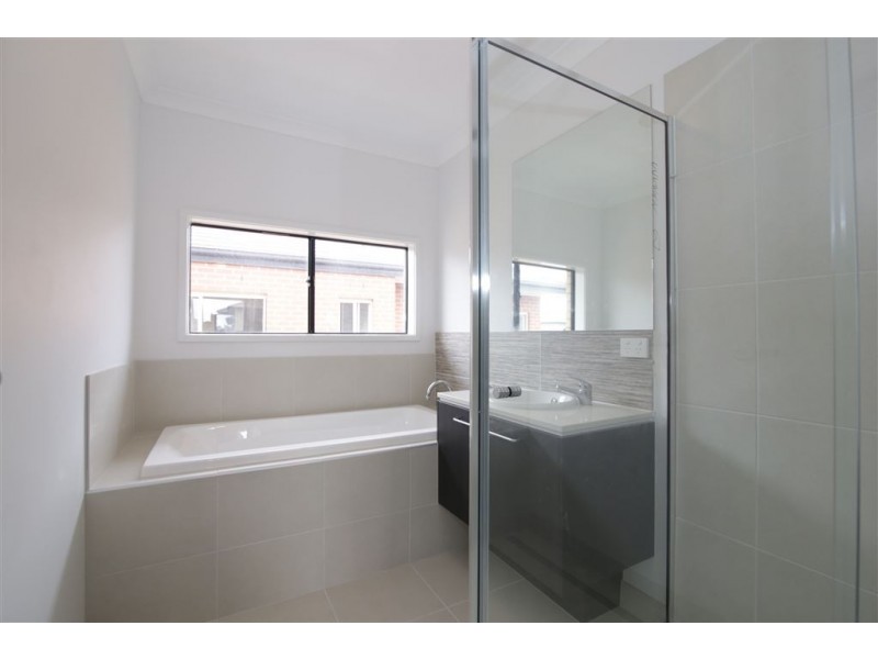 2 Denmark Street, Keysborough VIC 3173