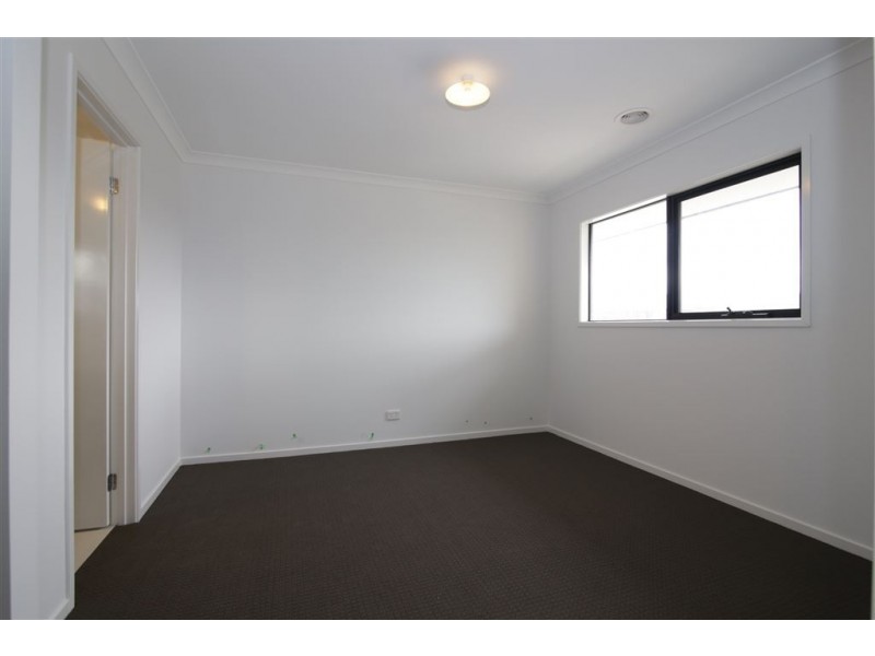 2 Denmark Street, Keysborough VIC 3173