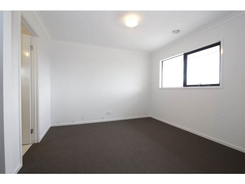 2 Denmark Street, Keysborough VIC 3173