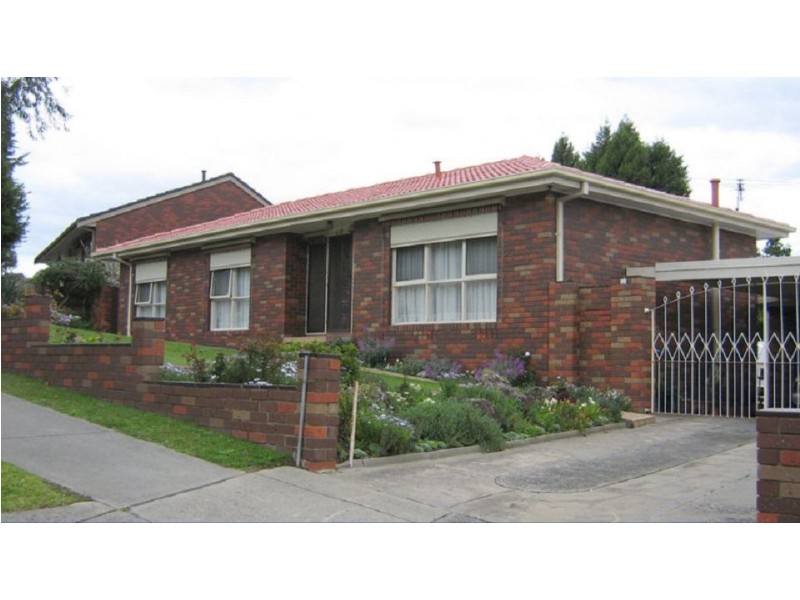 68 Chalcot Drive, Endeavour Hills VIC 3802