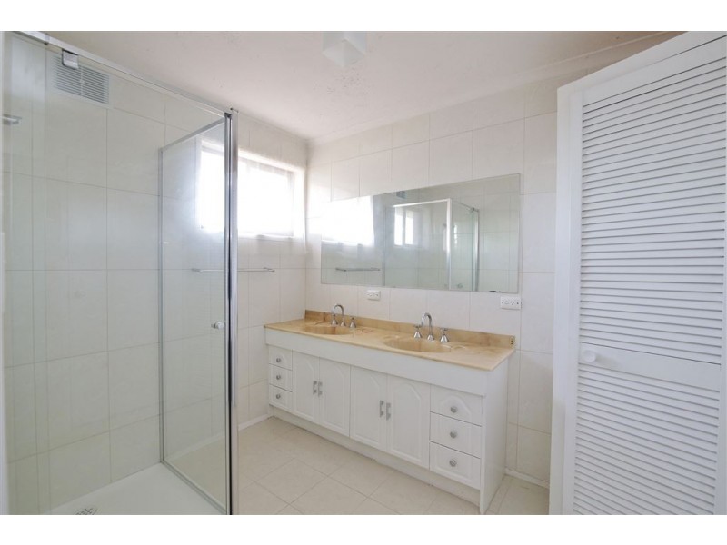 76 Fernbank Crescent, Mulgrave VIC 3170