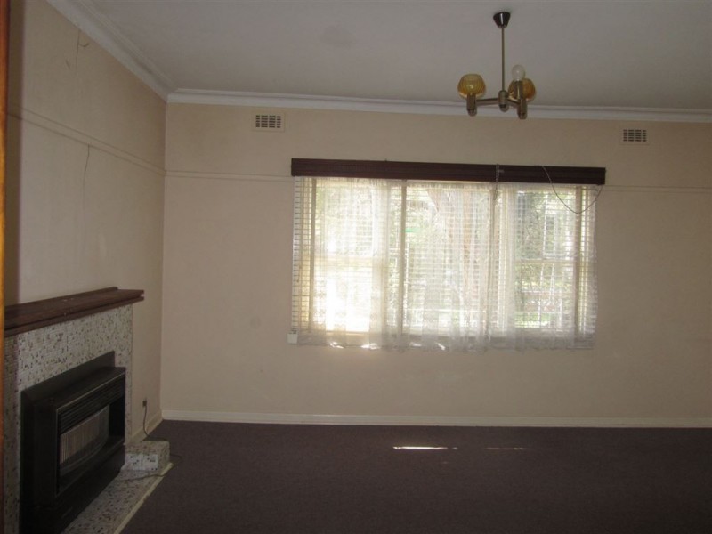 4 View Road, Springvale VIC 3171