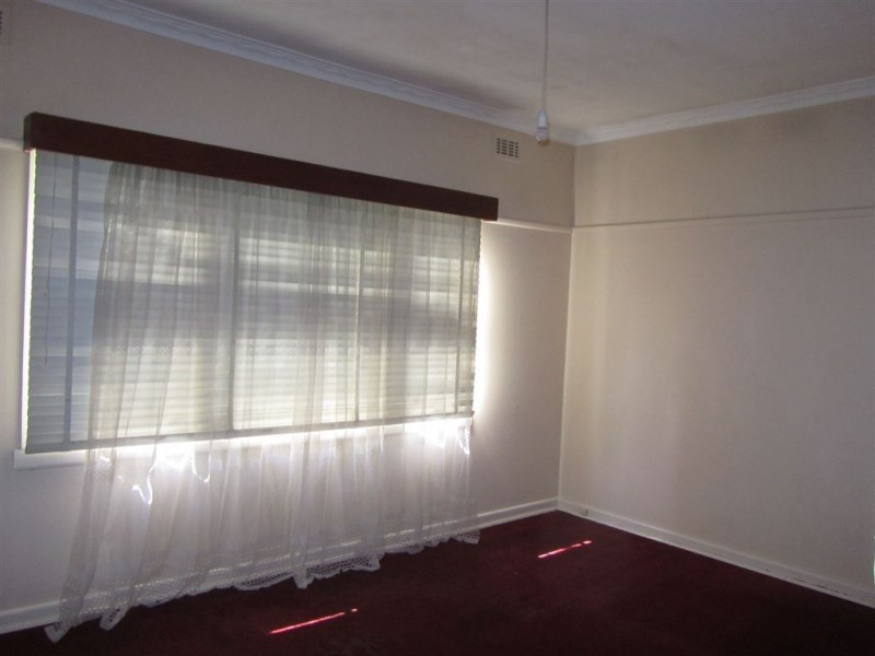 4 View Road, Springvale VIC 3171