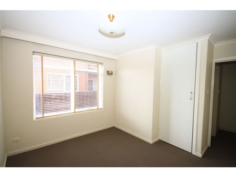2/8 Kelvin Grove, Springvale VIC 3171