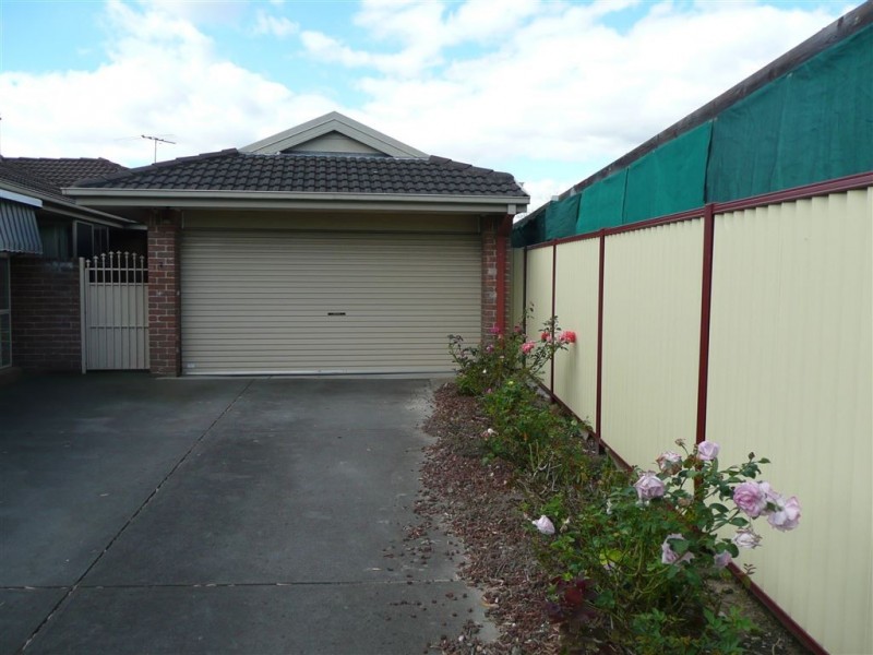 2/23 Rosene Court, Keysborough VIC 3173