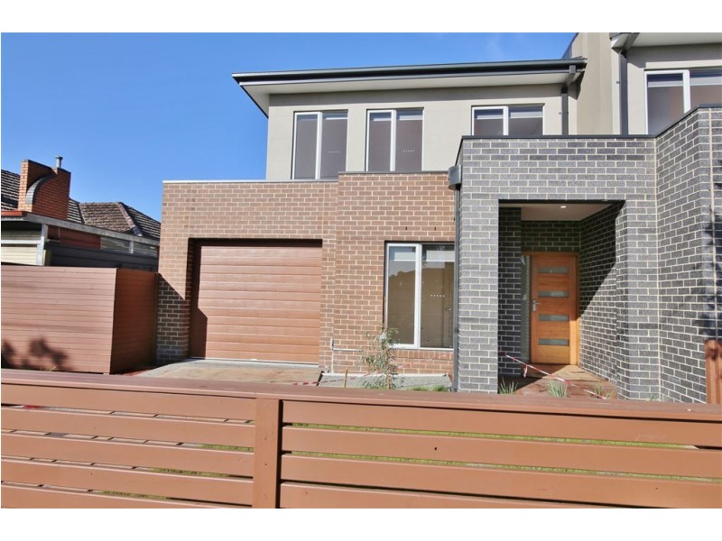 18B Hillcrest Grove new, Springvale VIC 3171