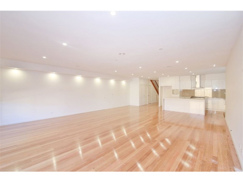 18B Hillcrest Grove new, Springvale VIC 3171