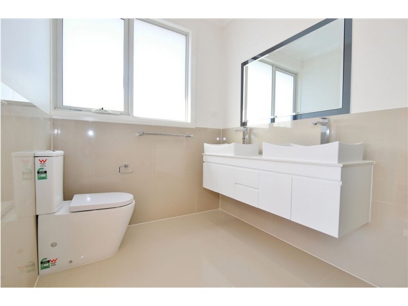 18B Hillcrest Grove new, Springvale VIC 3171