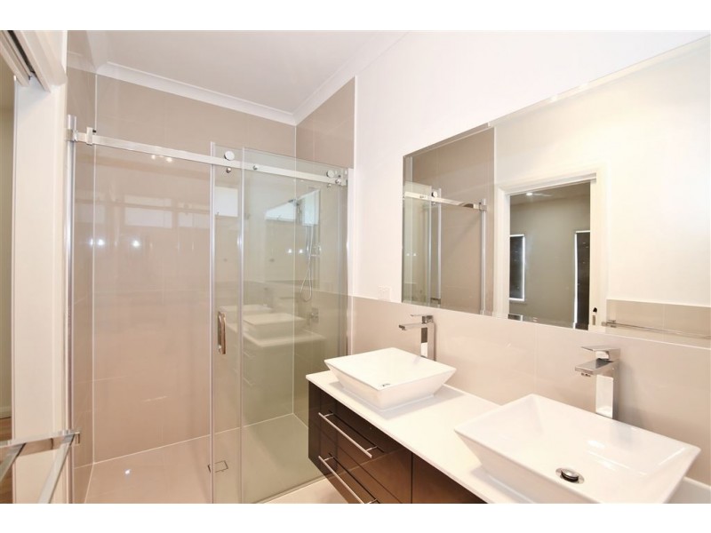 18A Hillcrest Grove new, Springvale VIC 3171