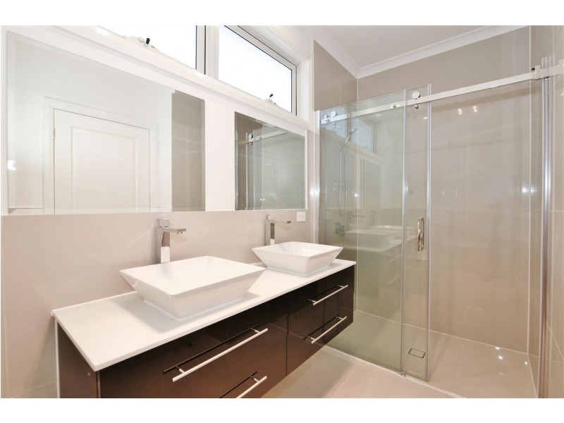 18A Hillcrest Grove new, Springvale VIC 3171