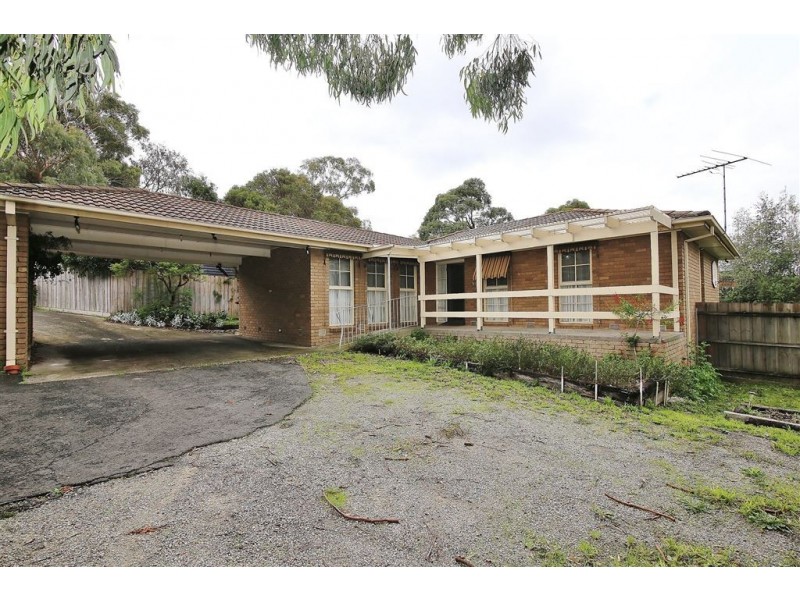 38 William Perry Close, Endeavour Hills VIC 3802