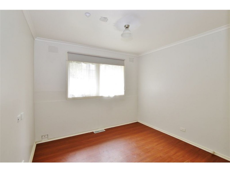 38 William Perry Close, Endeavour Hills VIC 3802