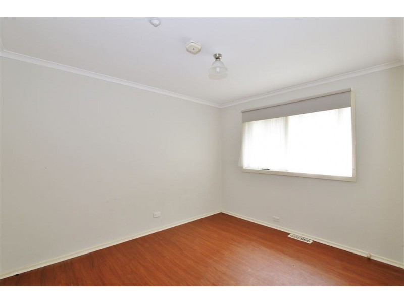 38 William Perry Close, Endeavour Hills VIC 3802